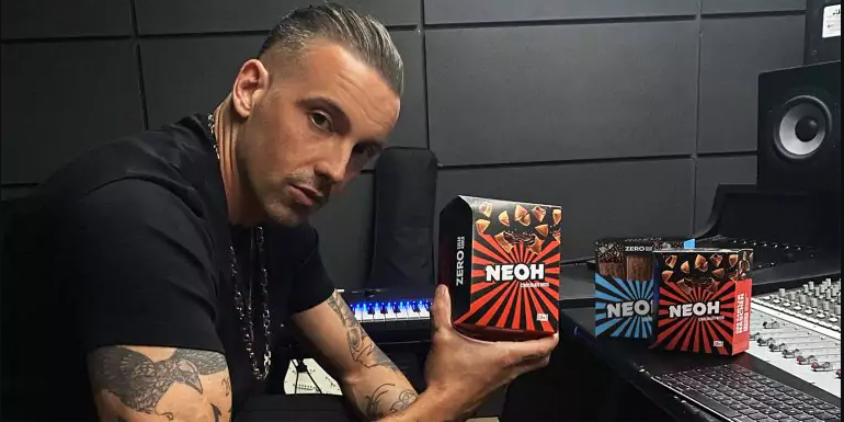 Raf Camora setzt auch auf Neoh-Riegel.