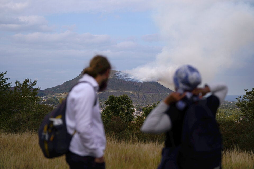 Brand auf Hausberg von Edinburgh