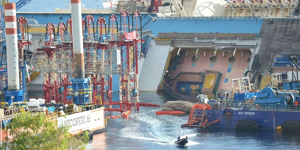 Costa Concordia wird geborgen
