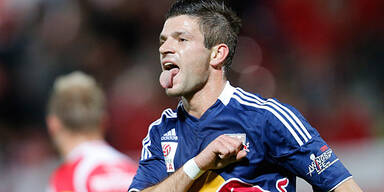 Bullen und Sturm siegen locker