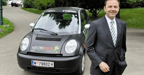 Umweltminister Berlakovich über sein neues Dienstauto