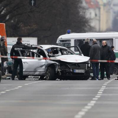 Auto explodiert mitten in Berlin