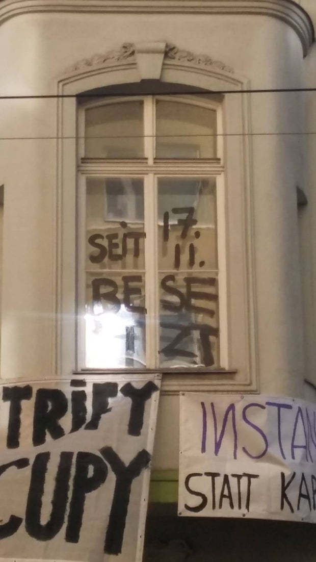 Vegane Anarchos besetzen Haus: Polizei will räumen