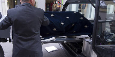 Betr&uuml;ger verschicken Rechnungen von Bestattern