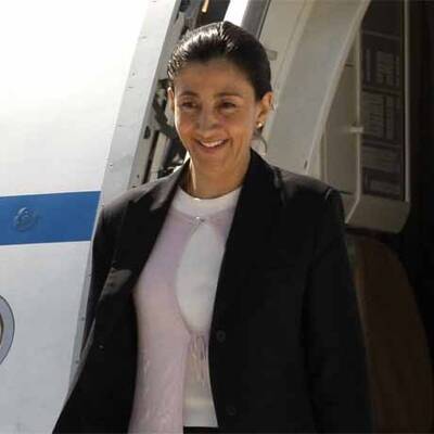 Betancourt feierlich in Paris empfangen