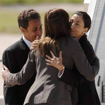 Betancourt feierlich in Paris empfangen