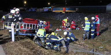 Sekundenschlaf: 2 Verletzte bei Crash