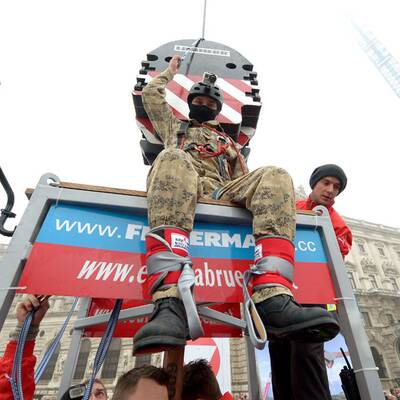 Die Bilder zum Rekord-Sprung