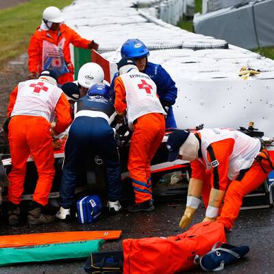 Marussia-Pilot krachte gegen Bergekran: Lebensgefahr!