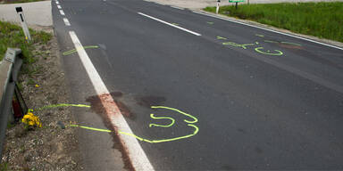 Biker (20) von Auto überrollt - tot 