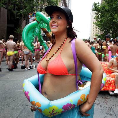 Längste Bikini-Parade der Welt