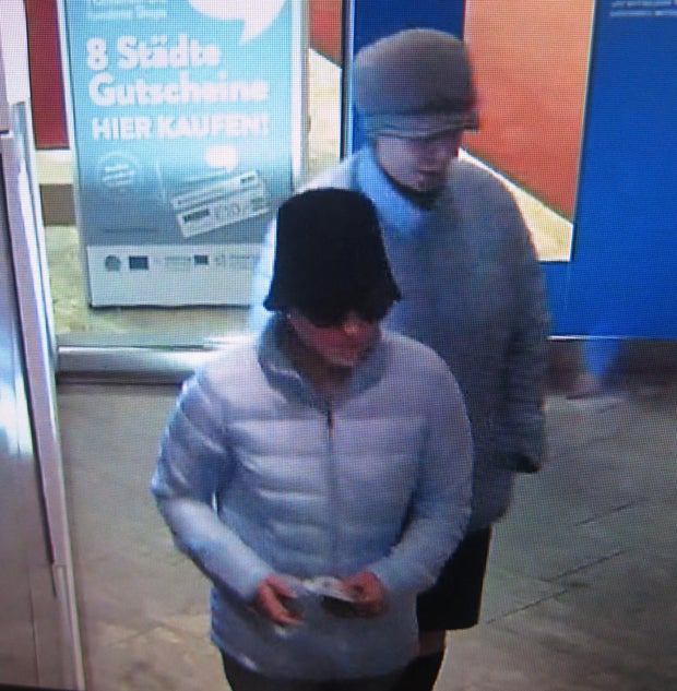 Polizei sucht dieses dreiste Diebes-Duo