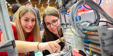 Praktische Übungen und Vorträge auf der Messe.