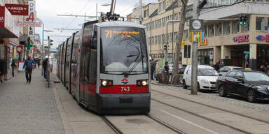 Von Bim erfasst: 33-J&auml;hriger in Lebensgefahr