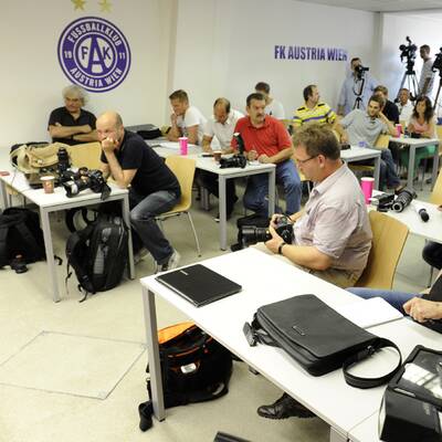 Am Montag wurde der Ex-WAC-Trainer in Wien präsentiert