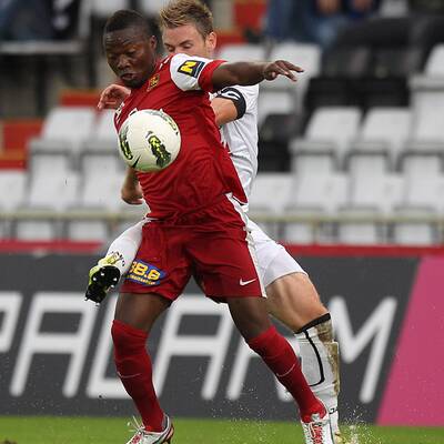 Die Tore zum 2:0-Erfolg machten aber Hunt, der bei einem Strafstoß an Adler scheiterte, beim zweiten Versuch kurze Zeit später aber traf, und Pedersen. Zlatko Junuzovic werkte dieses Mal im defensiven Mittelfeld. Die Hamburger traten übrigens noch ohne Neuerwerbung Van der Vaart (keine Spielerlaubnis) und ohne den noch verletzten Niederösterreicher Paul Scharner an.