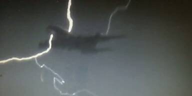 Airbus buchst&auml;blich vom Blitz getroffen