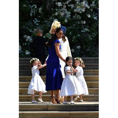 Meghan & Harry im Jaguar