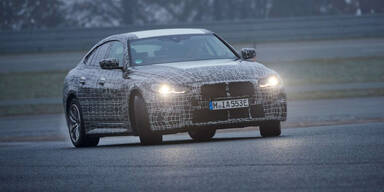 Model-3-Gegner BMW i4 in finaler Testphase