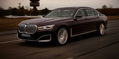 "Neuer" BMW 7er mit Plug-in-Hybrid startet