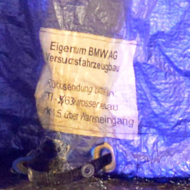 BMW-7-Erlkönig rammt Polizei-Bus
