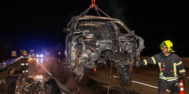 BMW auf der A2 in Baden ausgebrannt