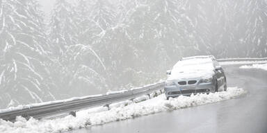 Halber Meter Neuschnee in den Bergen