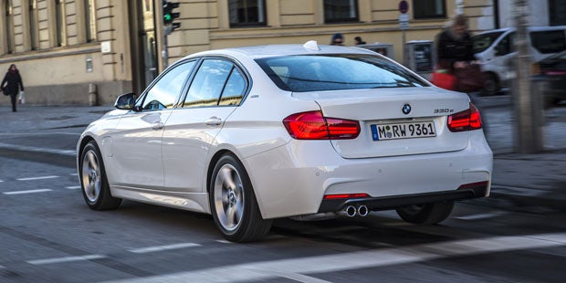 BMW 3er mit Plug-in-Hybrid startet