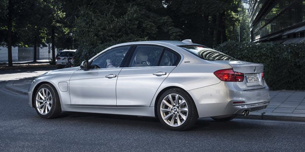 BMW zeigt den 330e mit Plug-in-Hybrid