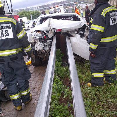 BMW-Cabrio aufgespießt