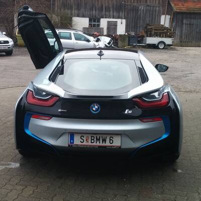 BMW i8