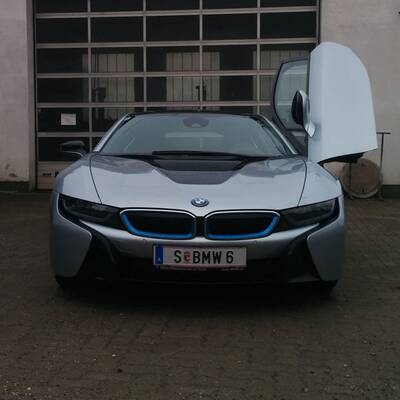 BMW i8