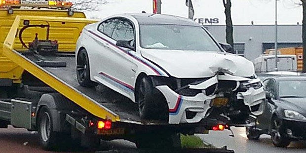BMW M4 bei „Ladies-Day“ gecrasht