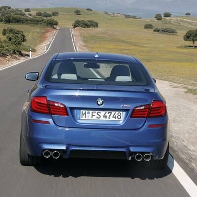 BMW M5 2011