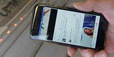 Irre: Bodenampeln f&uuml;r Smartphone-User