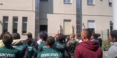 Bologna-Profis besuchten Trainer im Krankenhaus