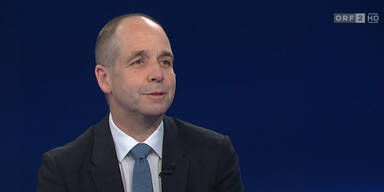 Wirtschaftsforscher Holger Bonin, der Direktor beim Institut für Höhere Studien ist, im Studio der ''ZiB2''