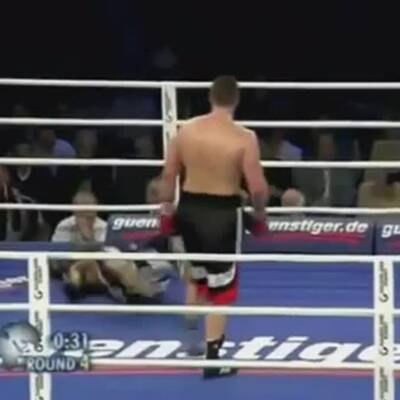 Boxer schickt Wiener Ringrichter auf die Bretter