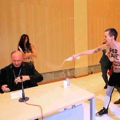 Nackt-Attacke auf Bischof in Brüssel 