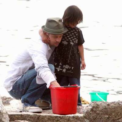 Ein Tag am Meer mit Brangelina & The Edge