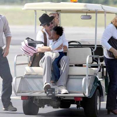 Angelina allein zu Hause: Brad Pitt auf Reisen