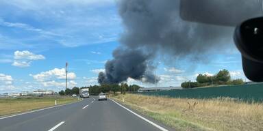 Brand in Wien-Liesing: Weiterhin Nachlöscharbeiten notwendig