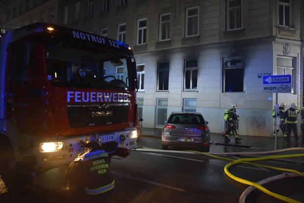 Betrunkene Frau zündet nach Streit Wohnung an