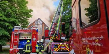 Gutshof von Brillen-Milliard&auml;r Fielmann in Flammen