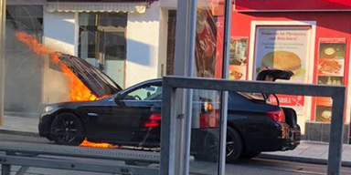 Spektakul&auml;rer Auto-Brand mitten in Wien