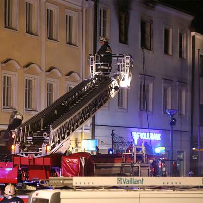 Rätselhafte Explosion löst Brand aus