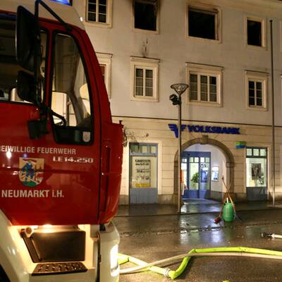Rätselhafte Explosion löst Brand aus