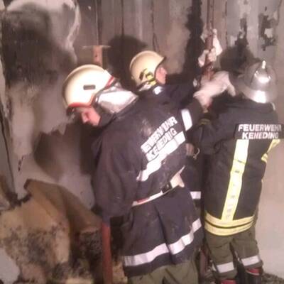 Rätselhafte Explosion löst Brand aus