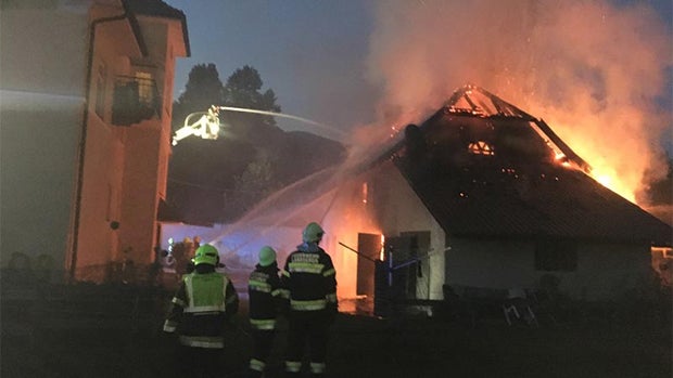 Pferde-Stall brannte mitten in Wohngebiet