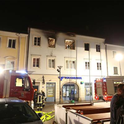 Rätselhafte Explosion löst Brand aus